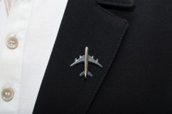 Odznak do klopy ve tvaru letadla